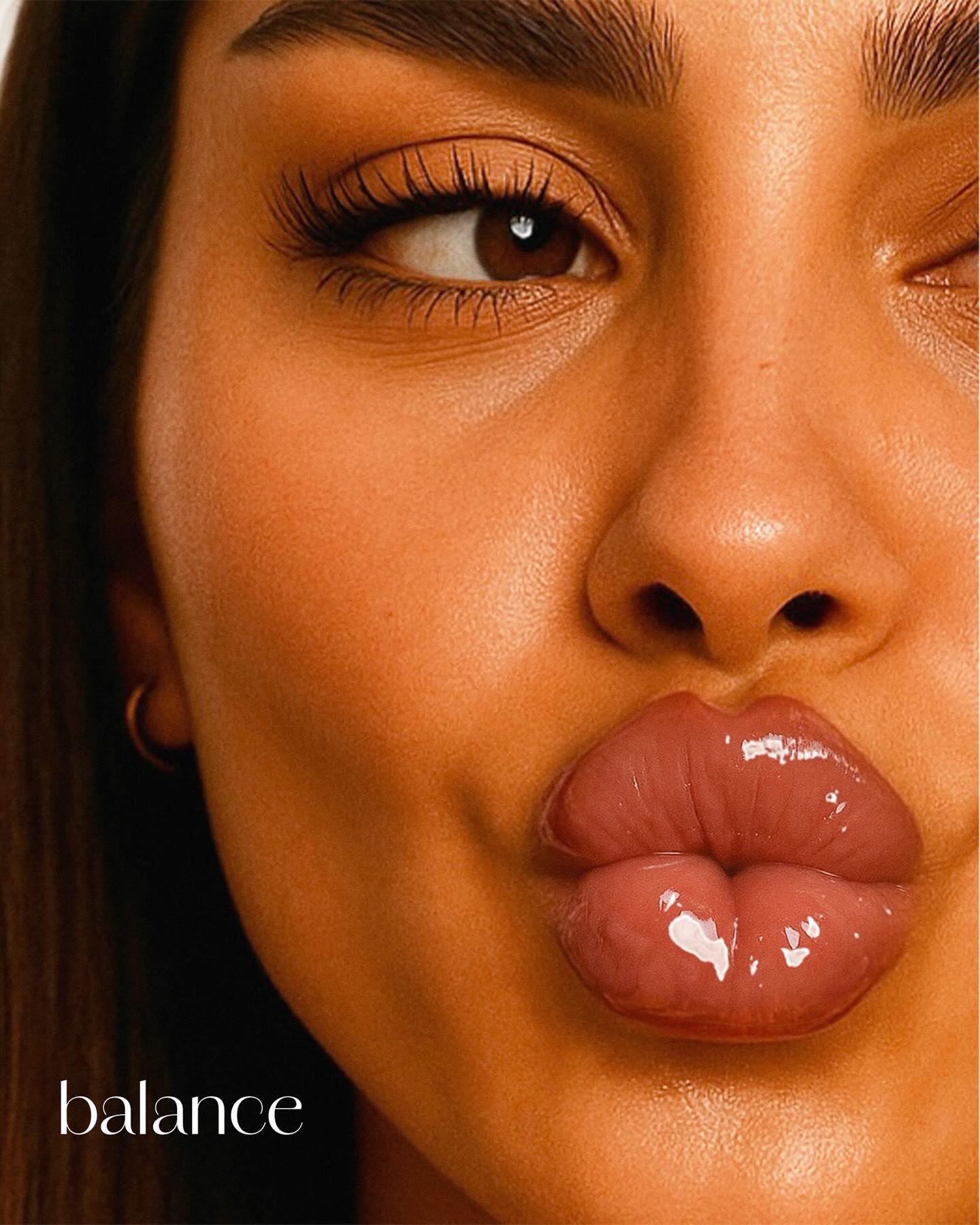 Balance — model editorial