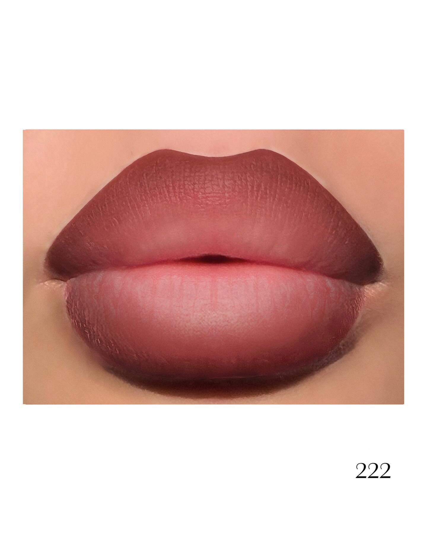 Liner 222 — lip close-up