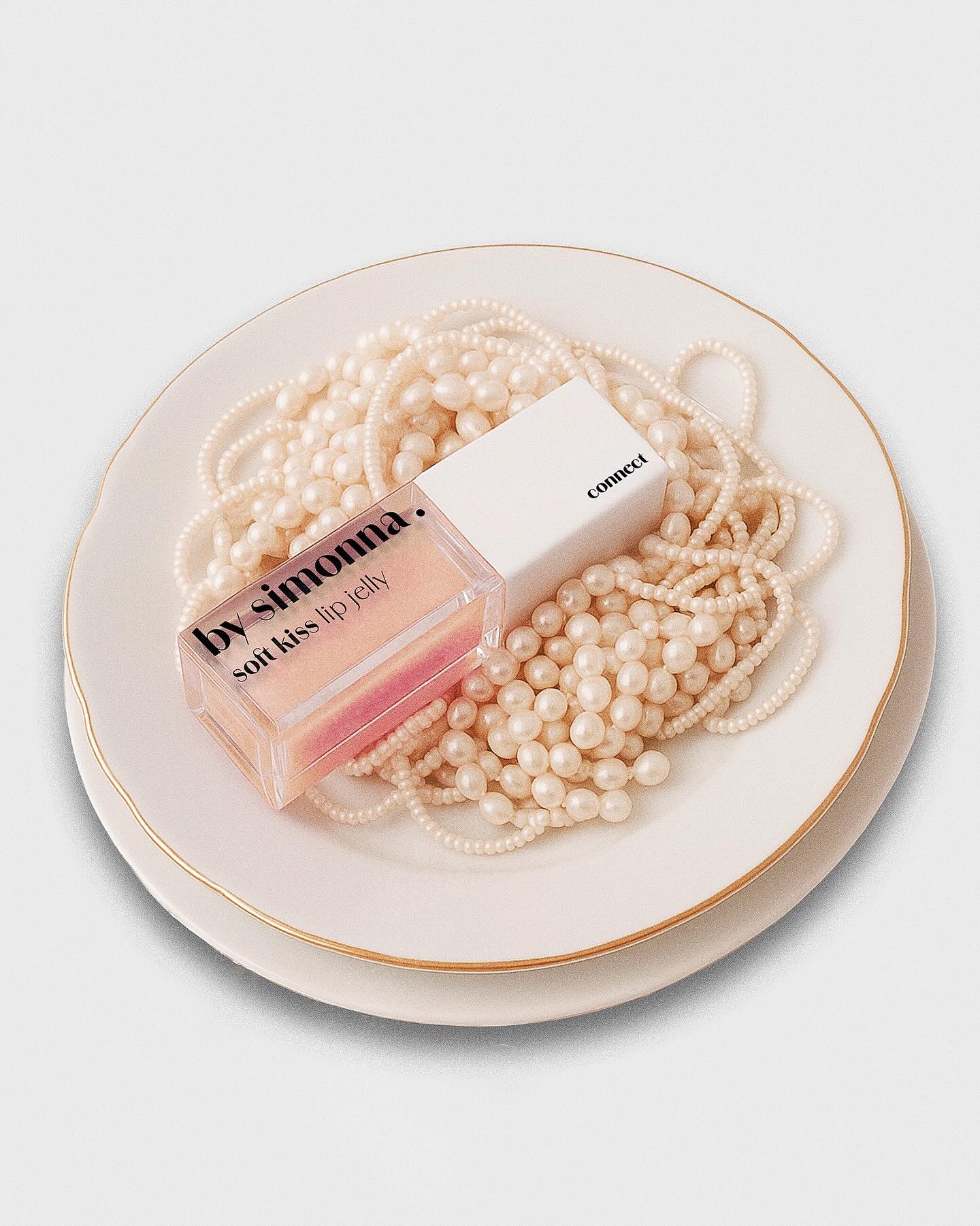 Connect on pearl plate